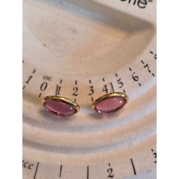 Trifari Oval Pink Glass & Gold Tone Earring - Picture 3 of 6